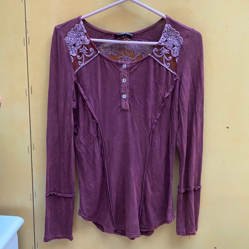 POL Long sleeved Shirt | Embroidery and Buttons | size medium